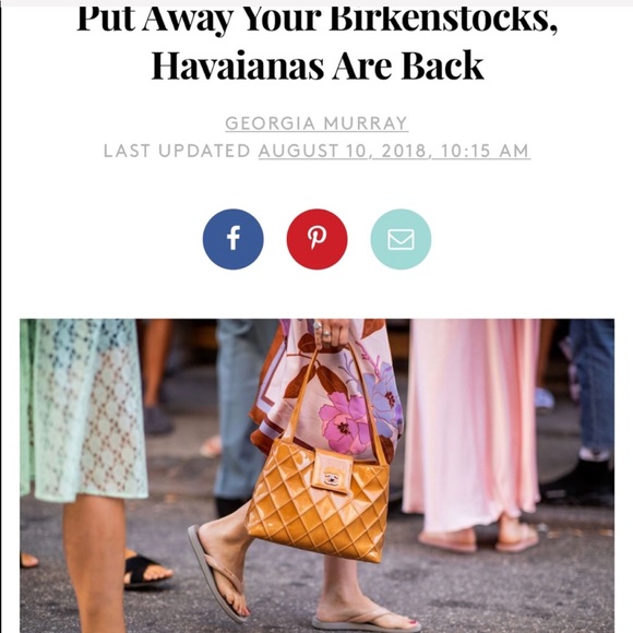 NWT Havaianas Gray animal print flip flops - Picture 2 of 4